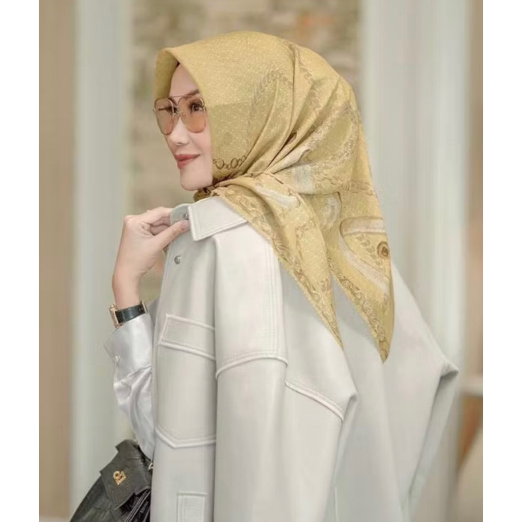 Buttonscarves Chain Corn As Is Item With Black box