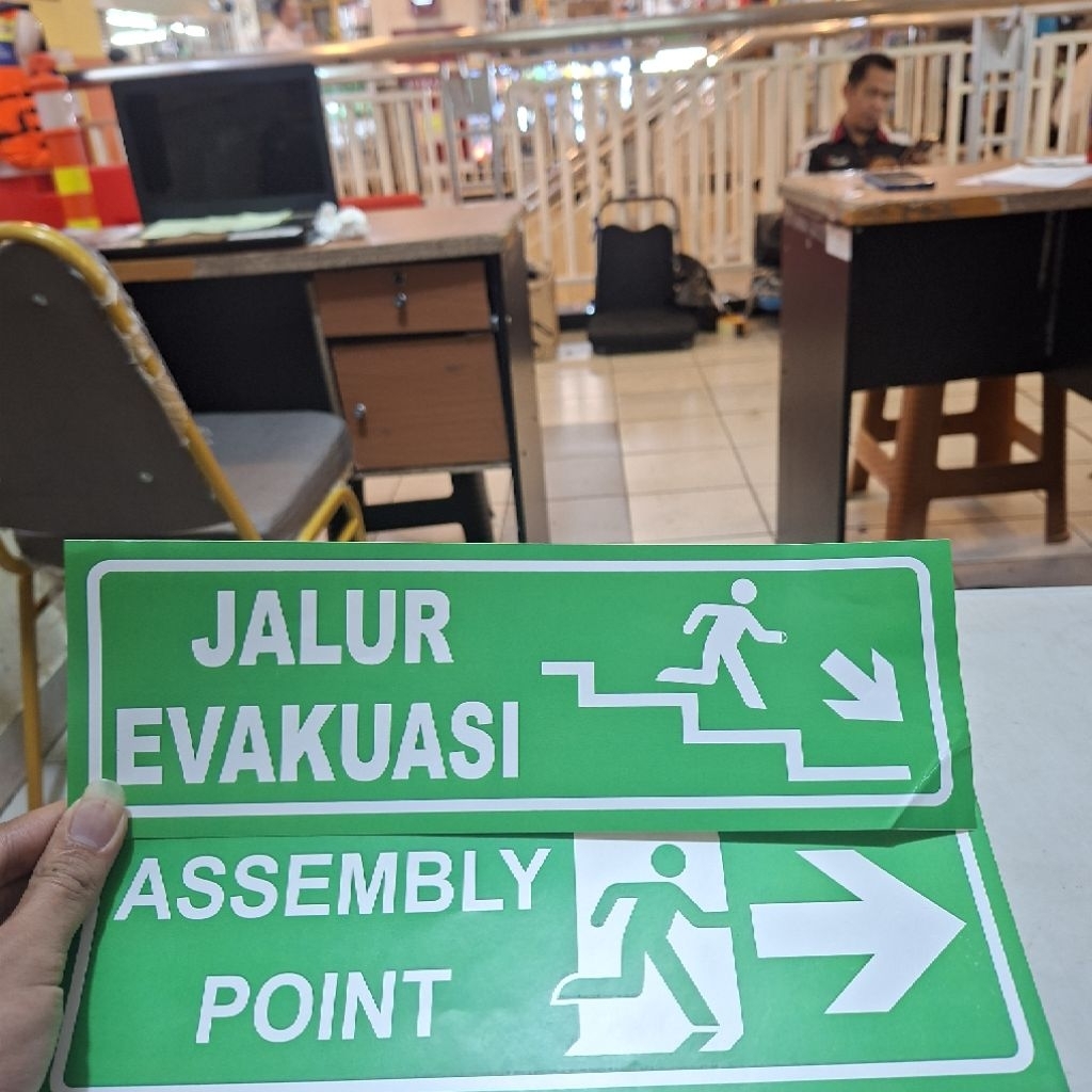 

Stiker Jalur Evakuasi 10 x 30 - Stiker Assembly Point 10 x 30 Murah