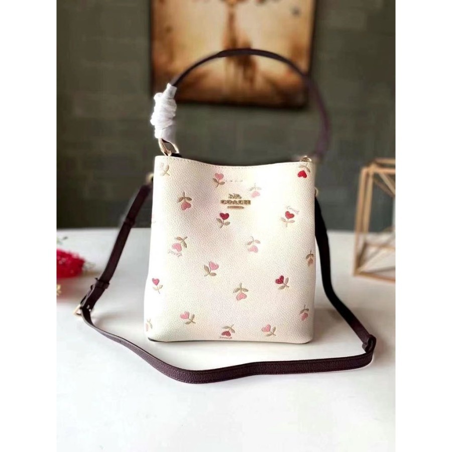 Tas Coc 2811 SMALL TOWN BUCKET BAG WITH HEART FLORAL PRINT IM/CHALK M