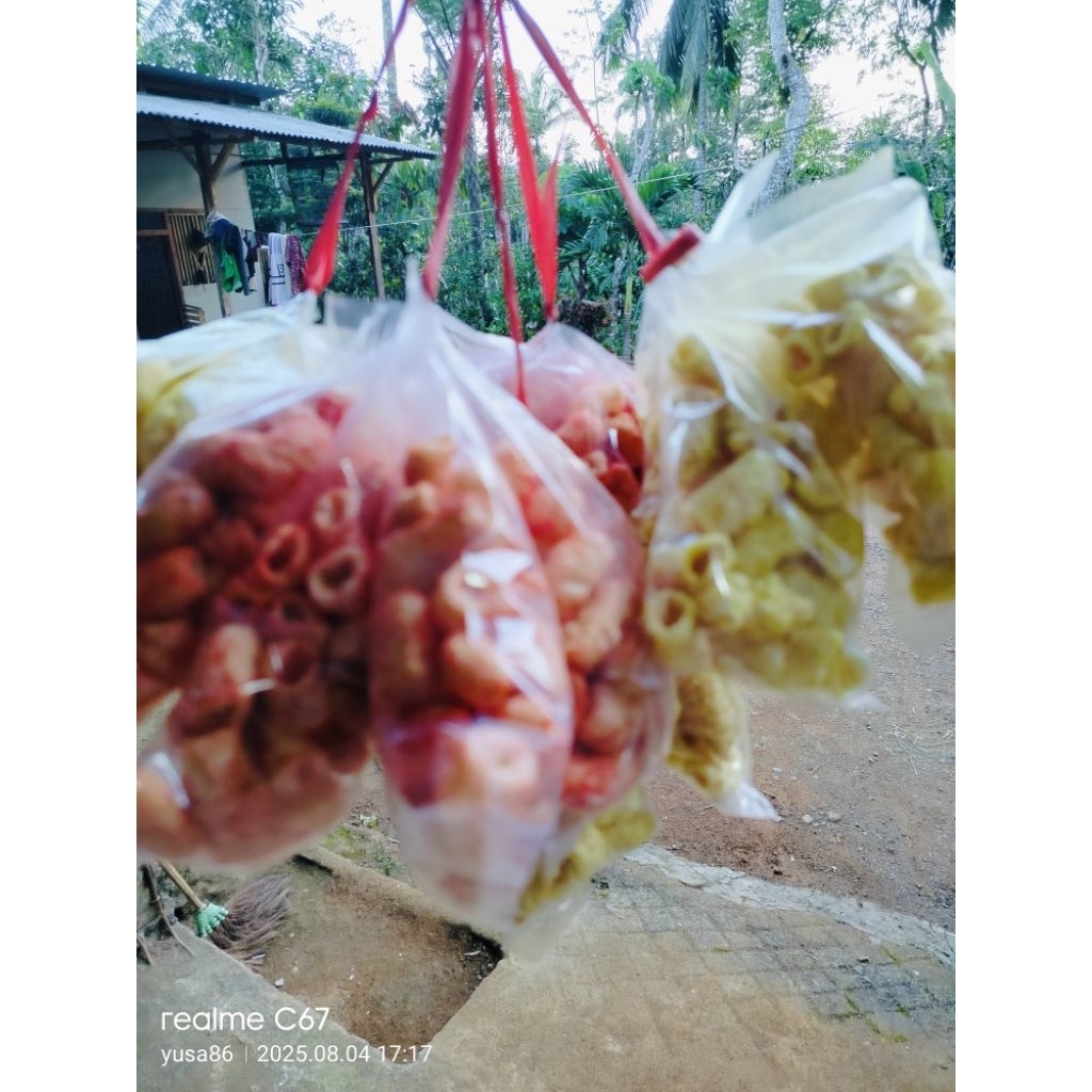 

CAMILAN MAKARONI RENYAH KRIUK PER 10 BUNGKUS