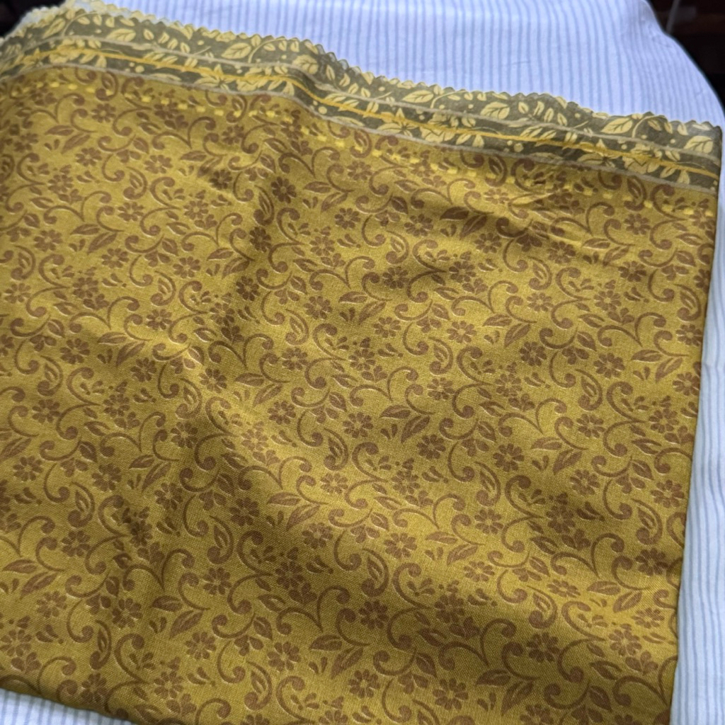 Preloved hijab motif