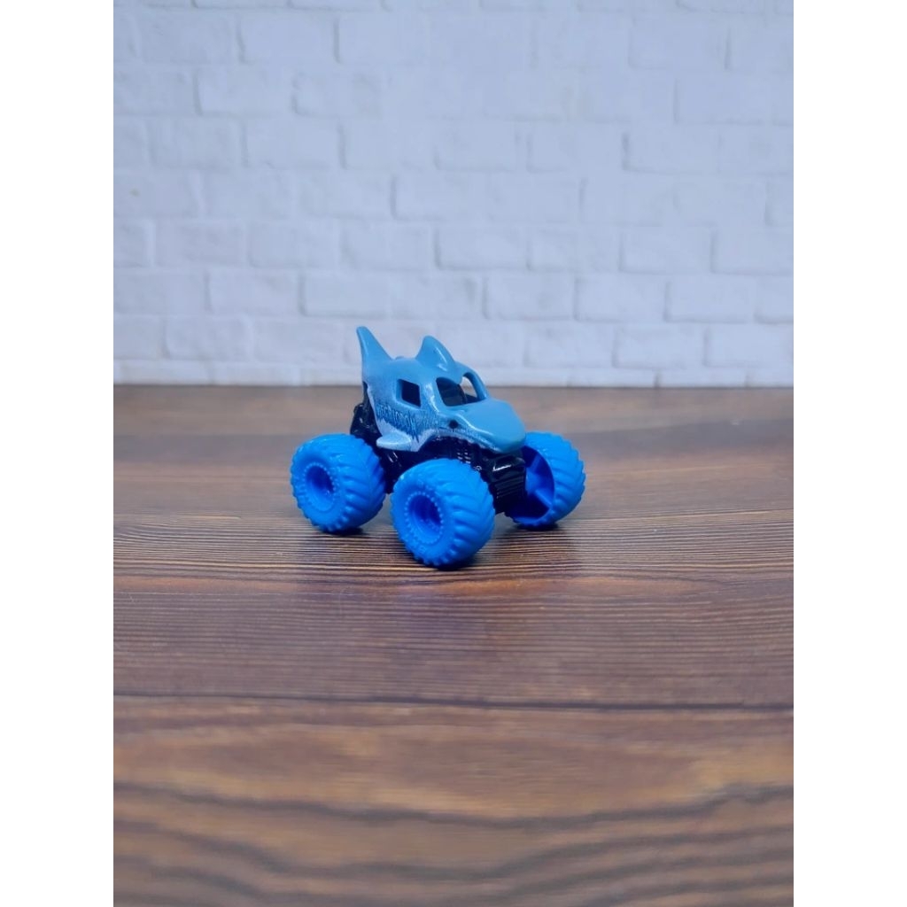 Preloved Hot Wheels monster jam minis Megalodon SML