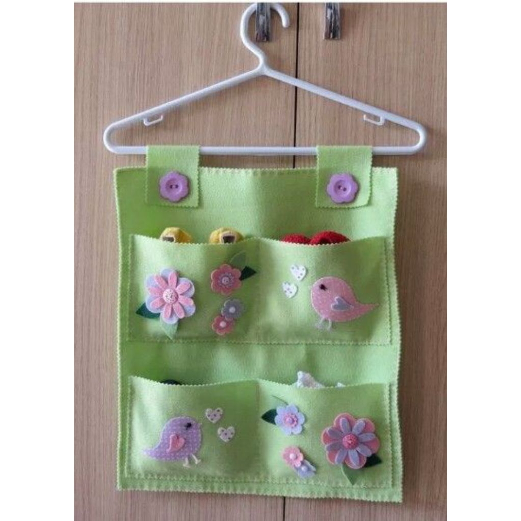 

kantong ajaib. kerajinan kantong. kerajinan dinding. kain flanel.