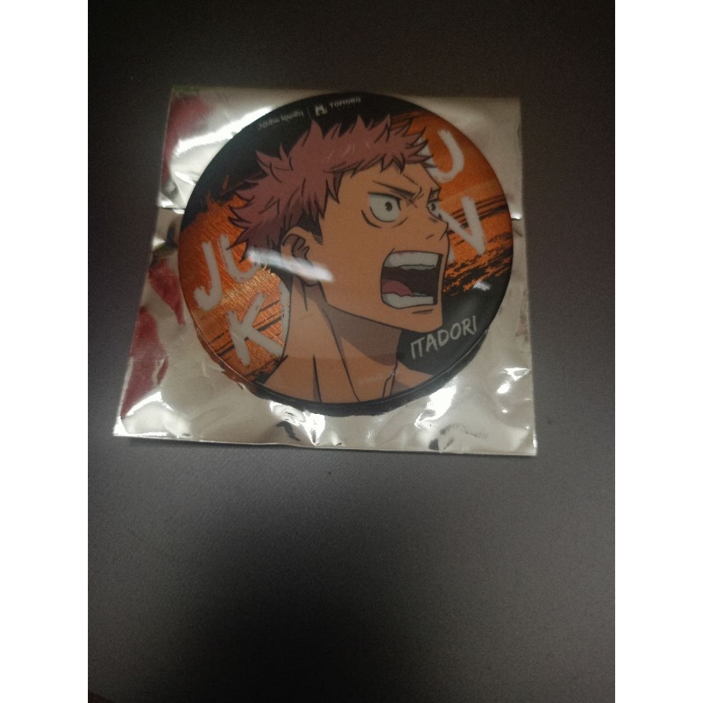 

TOMORO JJK YUJI PINBADGE