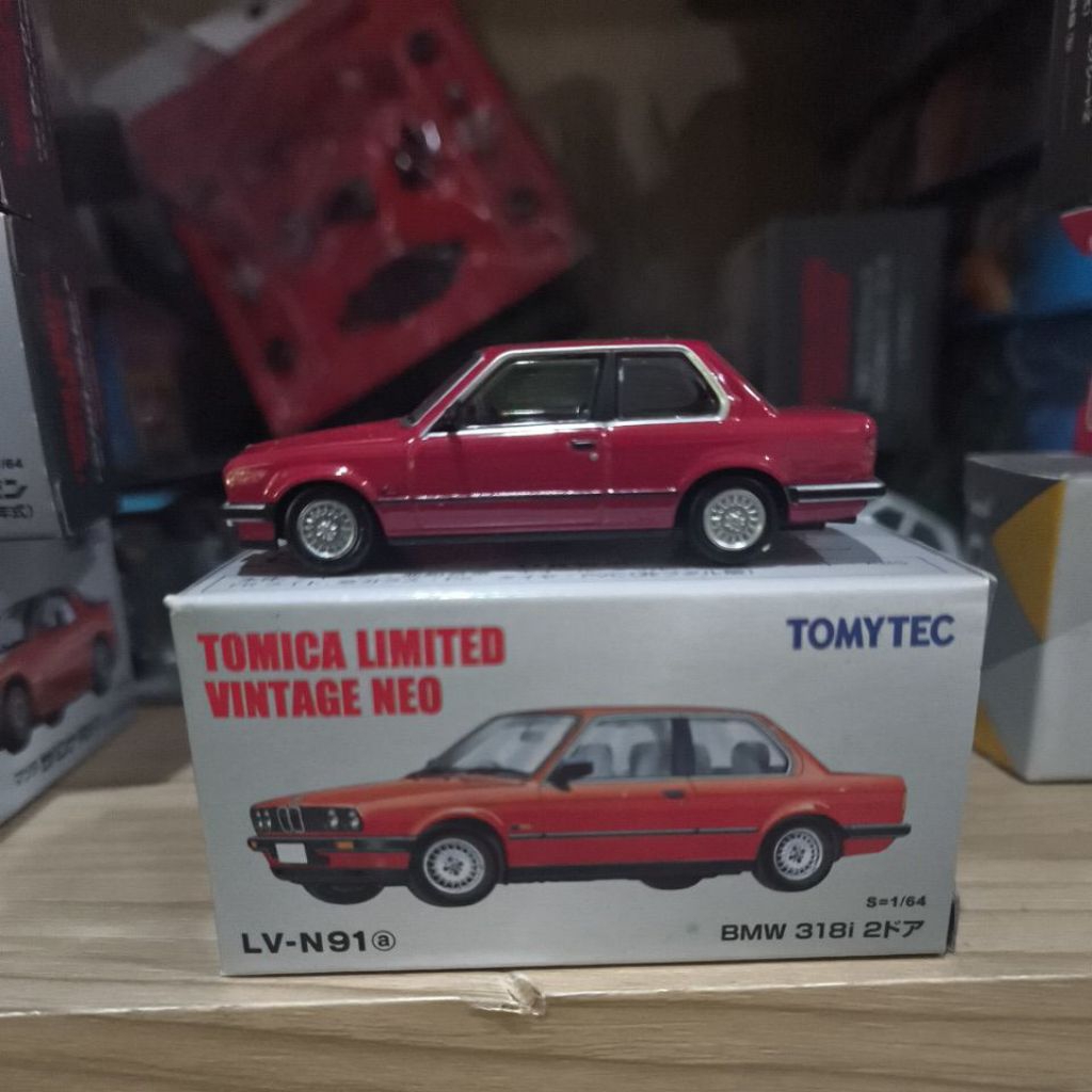 Tomica Limited Vintage Neo TLVN LVN91a BMW 318i Red E30 Merah