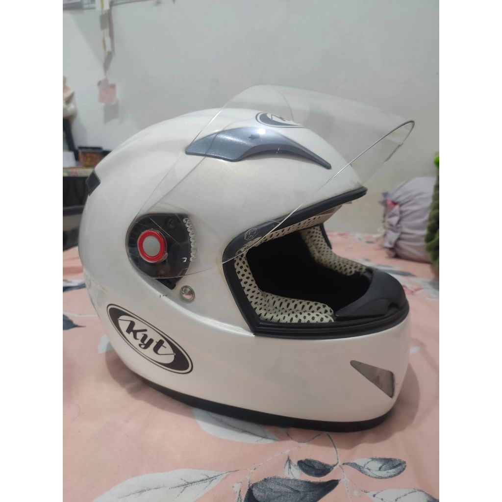 Helm KYT C4