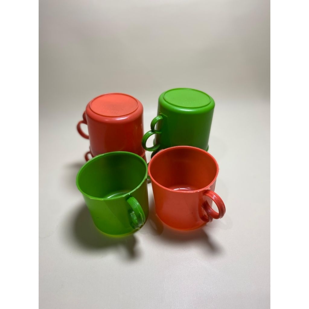 CANGKIR PLASTIK KECIL