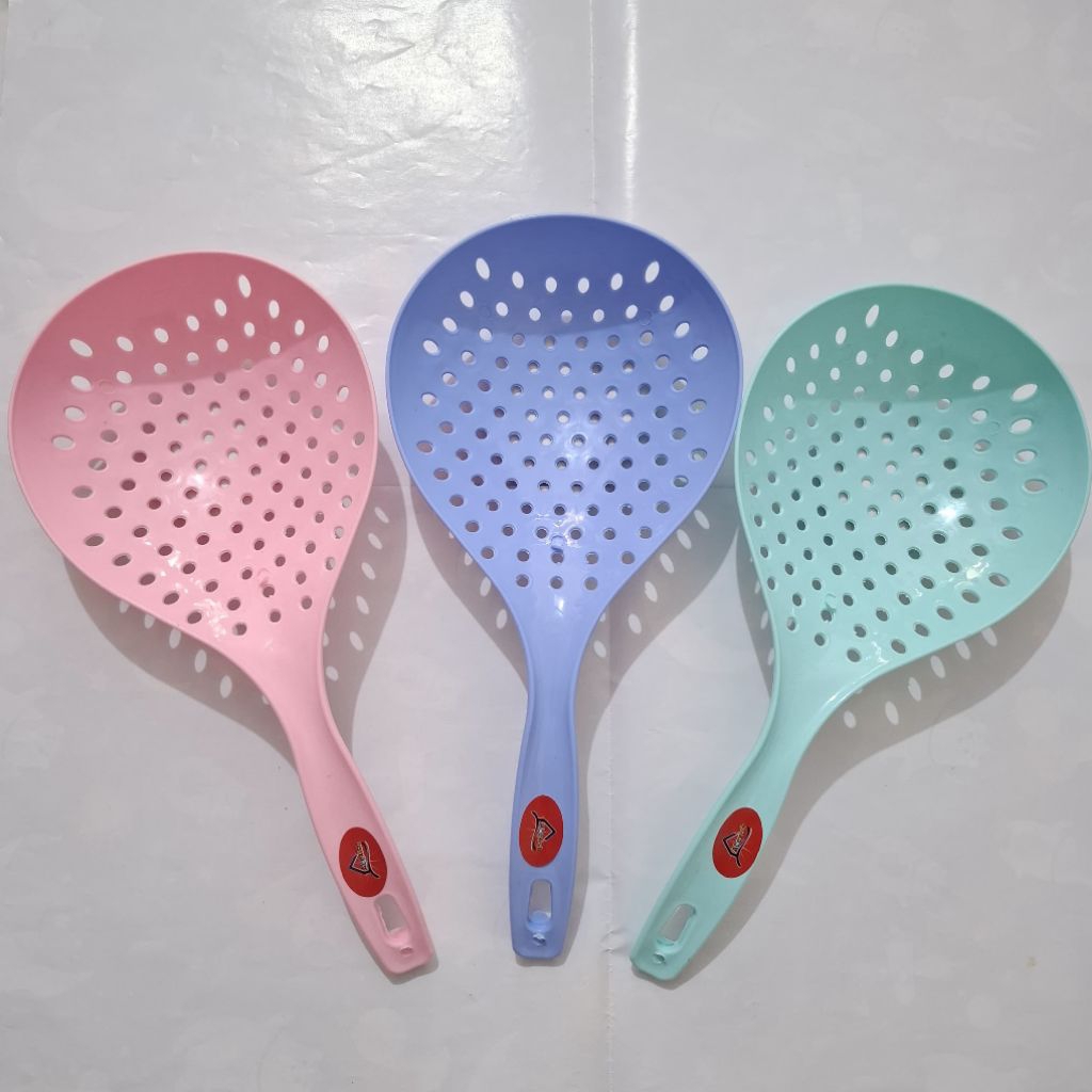 Saringan mie plastik / Centong bolong jumbo alexish