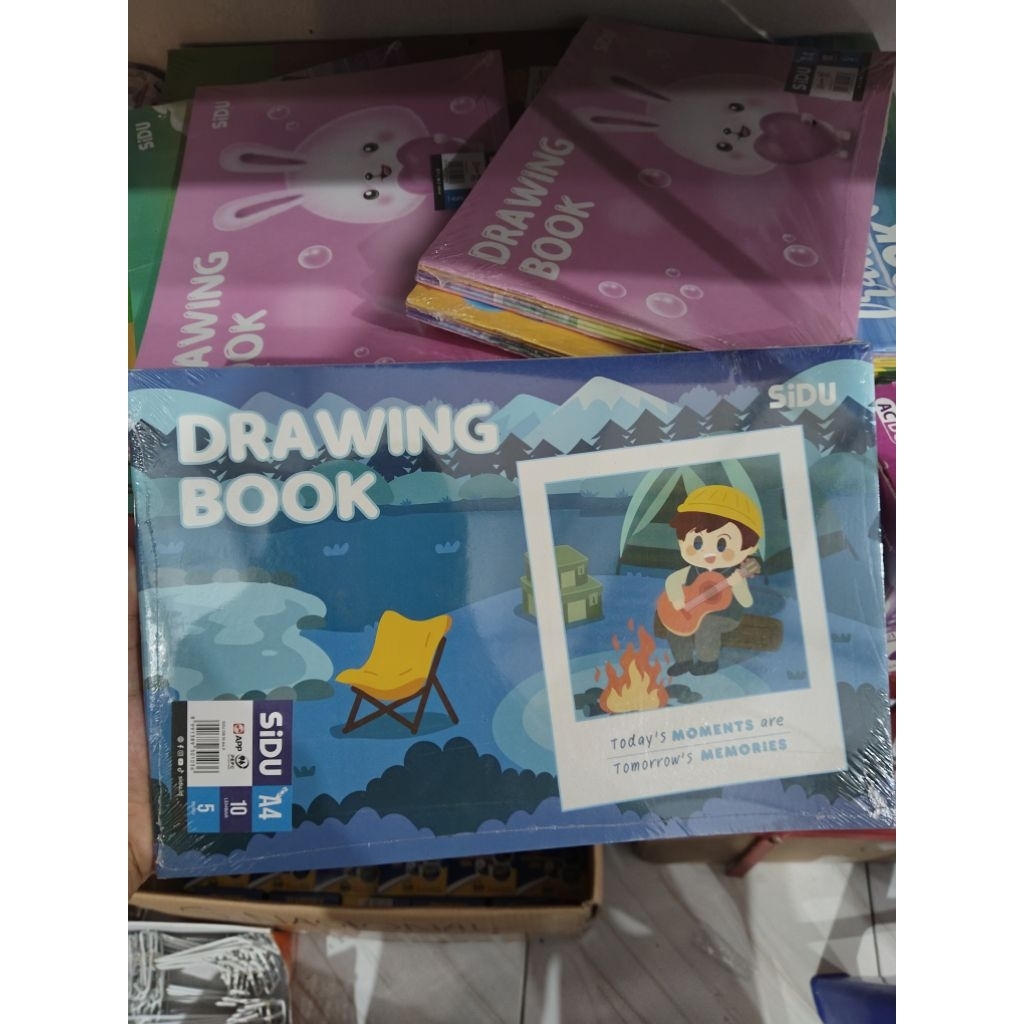 

BUKU GAMBAR A4 SIDU MOTIF RANDOM ISI 5PCS
