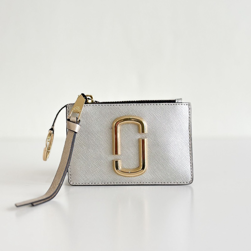 MJ THE SNAPSHOT TOP ZIP MULTI WALLET