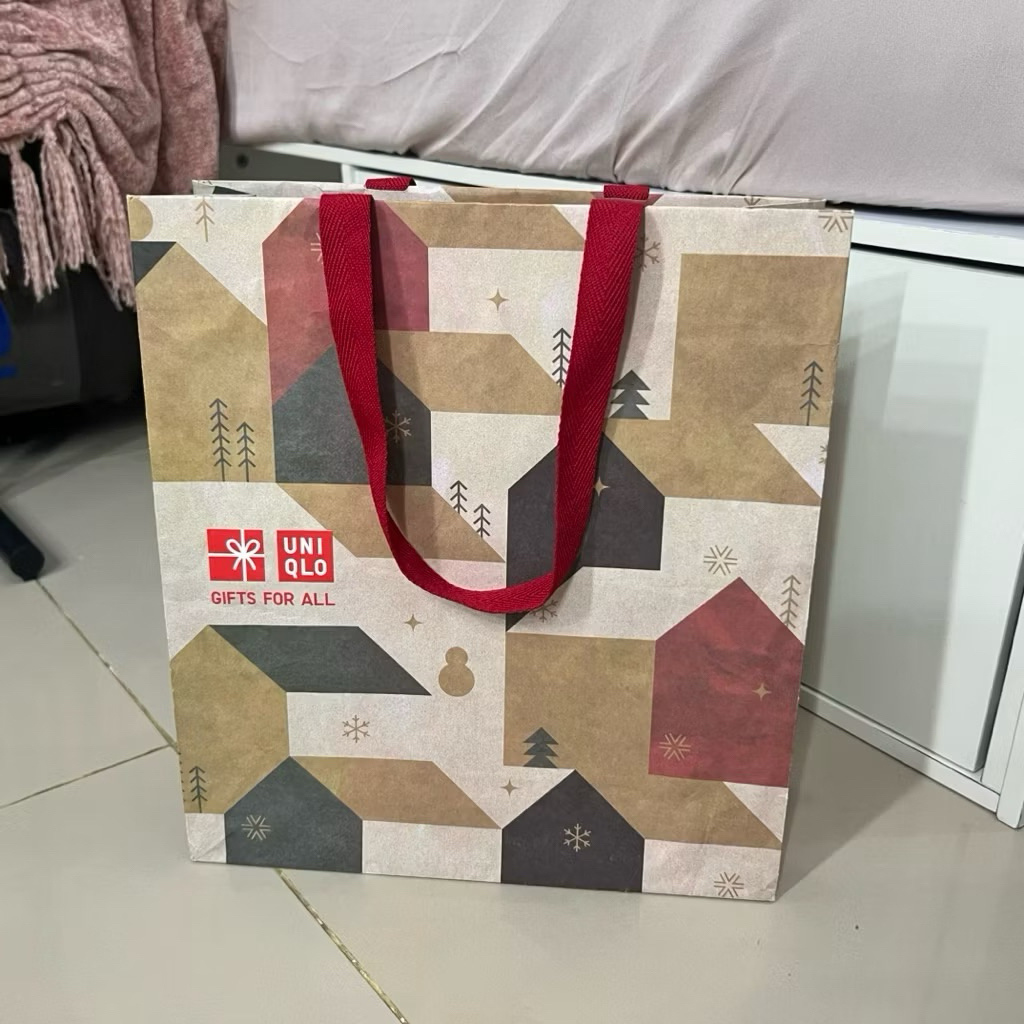 

Uniqlo Christmas Edition Paper Bag / Paperbag / Tas Kertas / Kantong Belanja