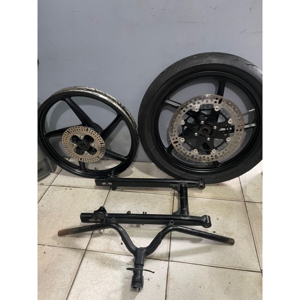 Velg Original Absolute revo include cakram beserta Ban belakang ex Honda Blade