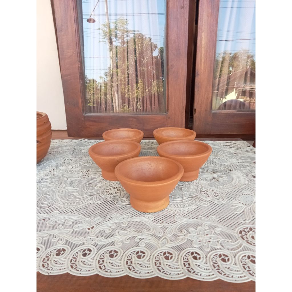 parukuyan tempat bakar kemenyan . buhur tempat bakar dupa kemenyan dari tanah liat d 10 cm t 5-6 cm