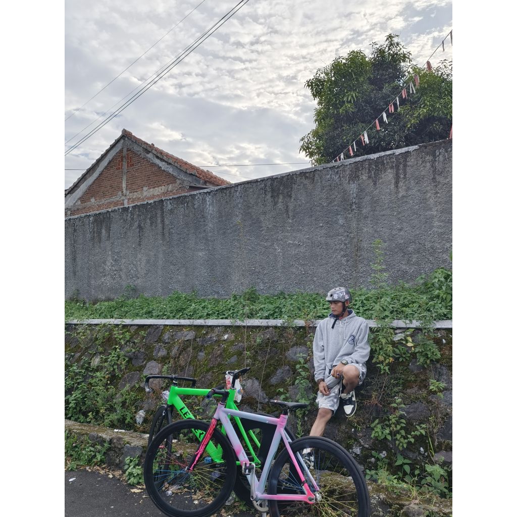 fixie folker aero abstrak