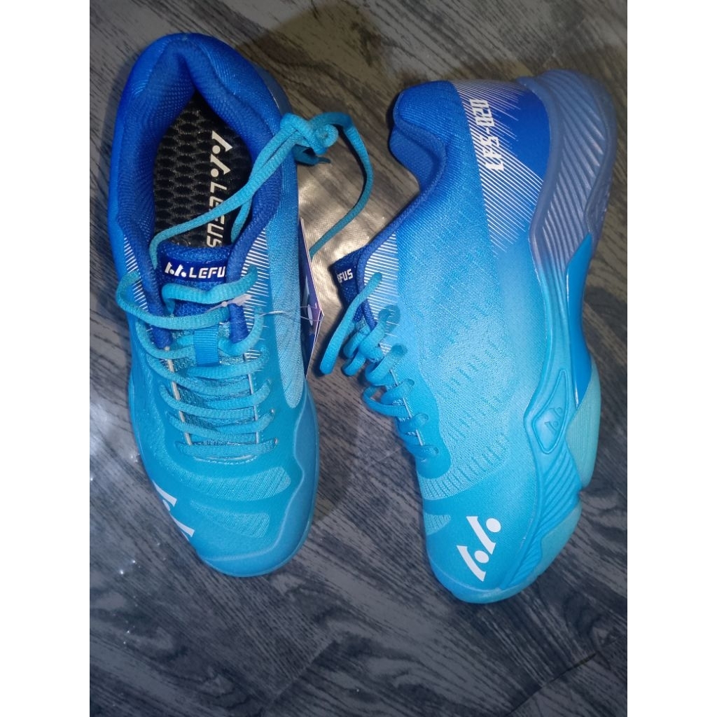 LEFUS sepatu badminton/LEFUS