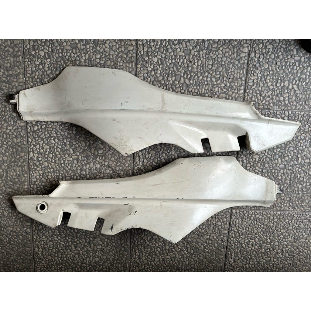 Cover Body Belakang Suzuki Crystal, Body samping kanan kiri Suzuki Crystal