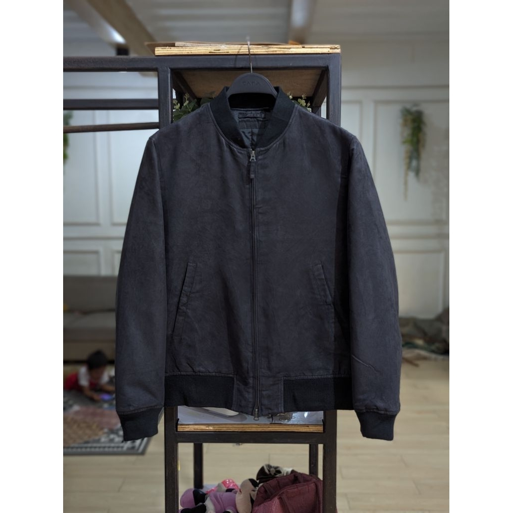 jaket bomber Uniqlo Suede S