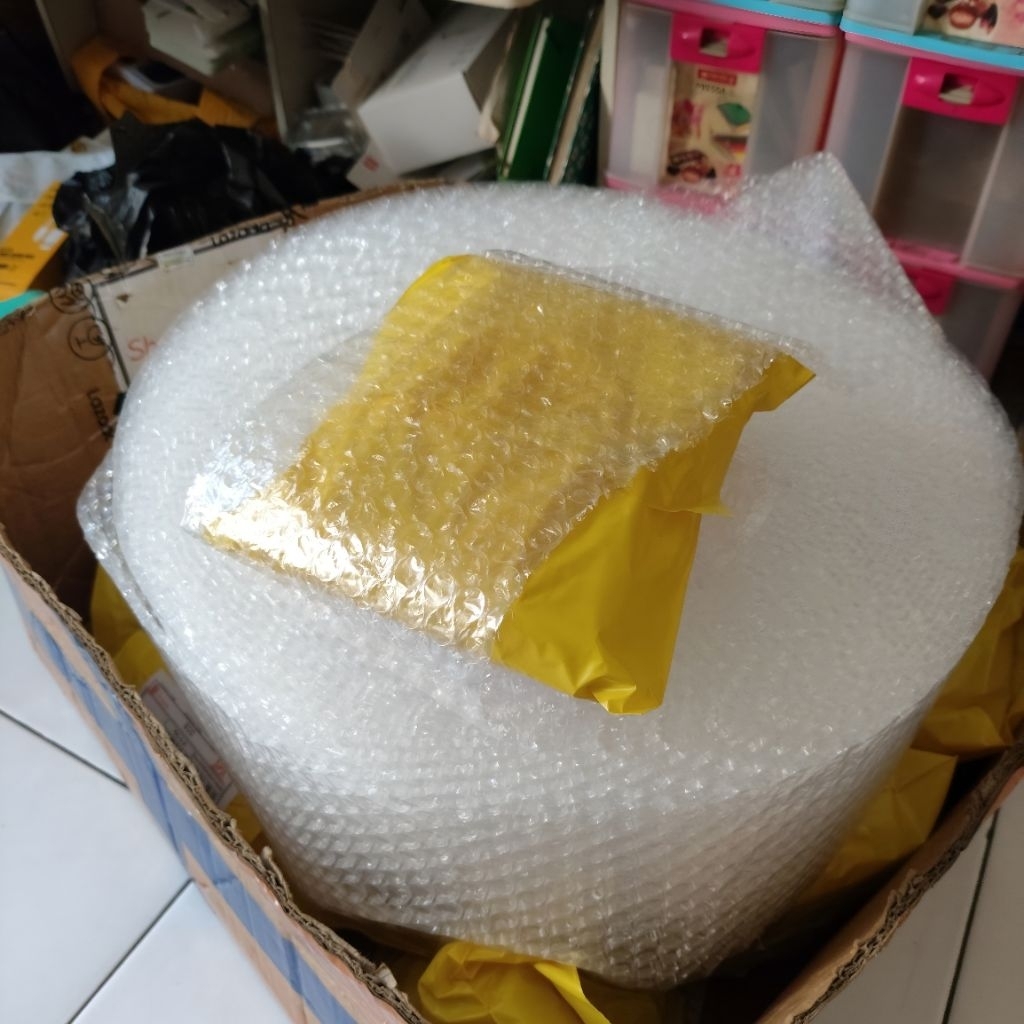 

Packing bubble tambahan untuk paket aman
