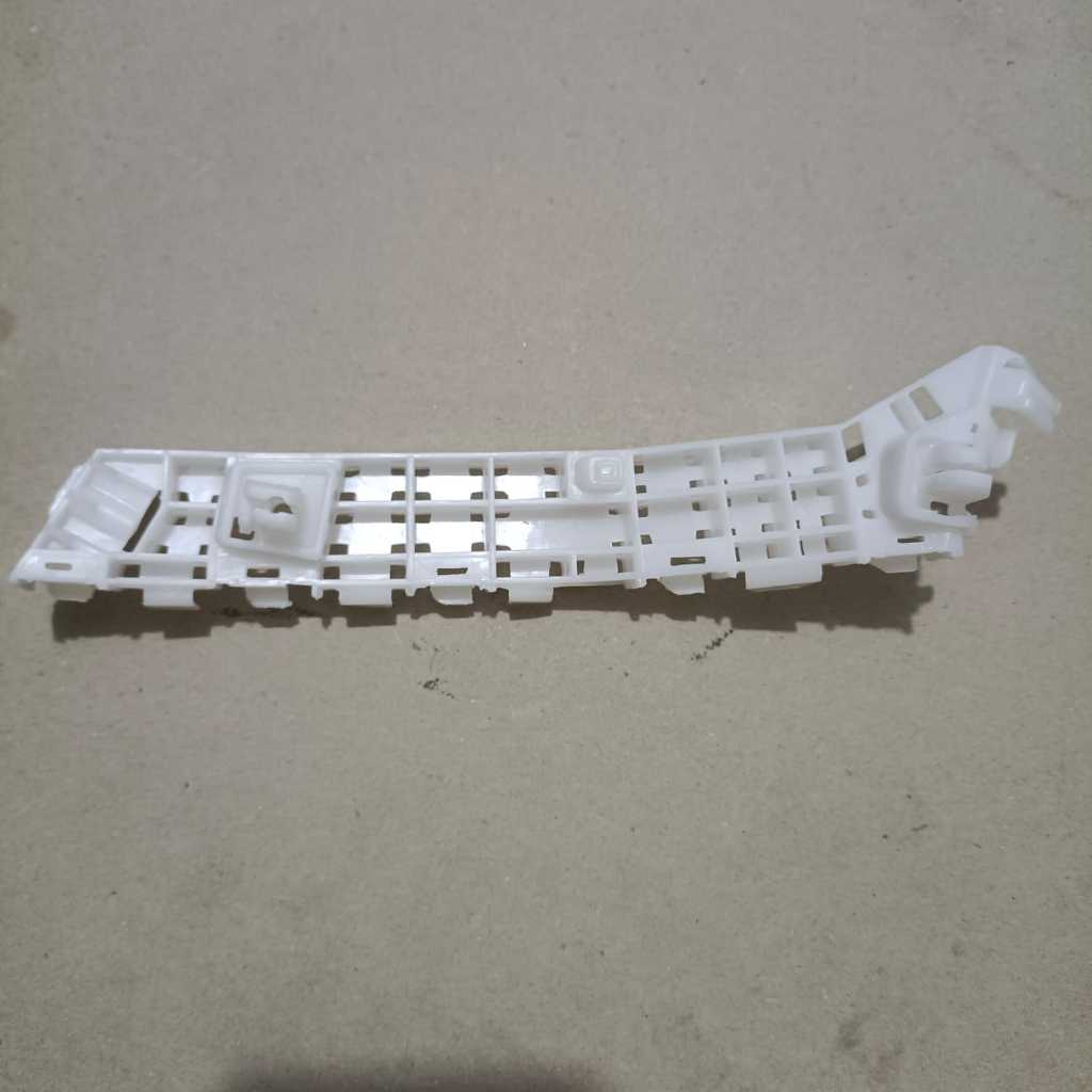 Bracket Bemper Depan Kanan Spacer Bumper Front mobil Honda Brio Mobilio