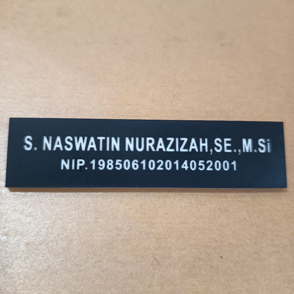 

NAME TAG / NAMA DADA ( PENITI / MAGNET)