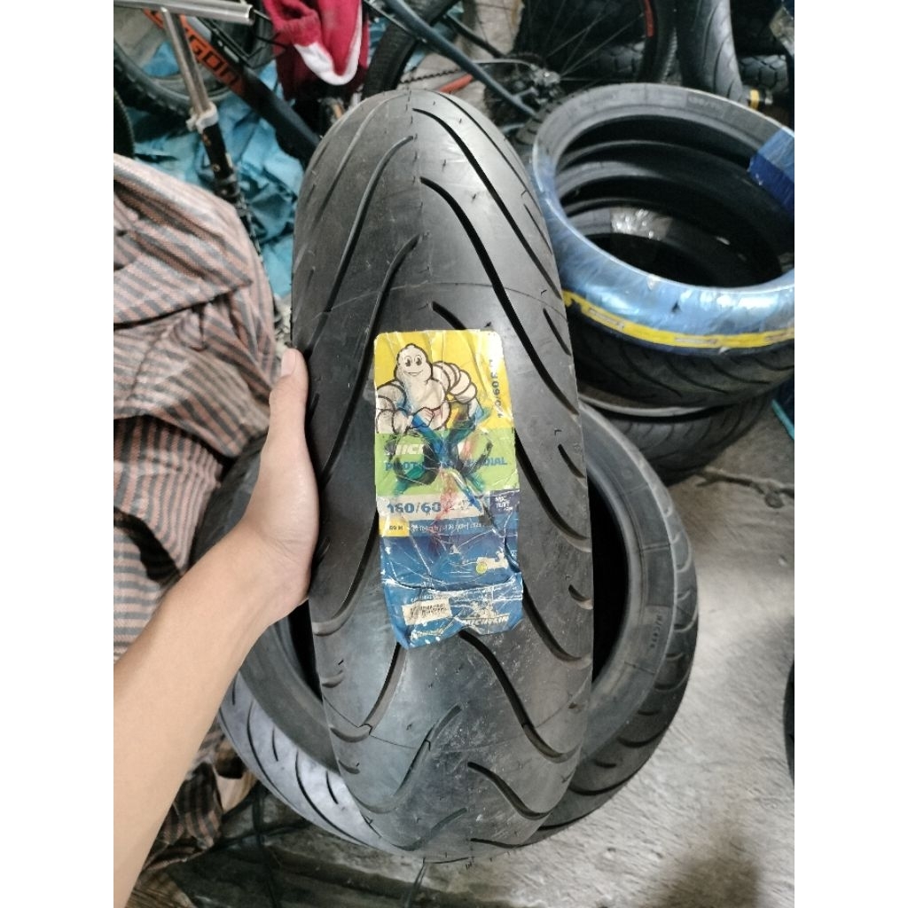 Ban Import Michelin 160/60-17 Tubeless original baru soft compound Made in Thailand.