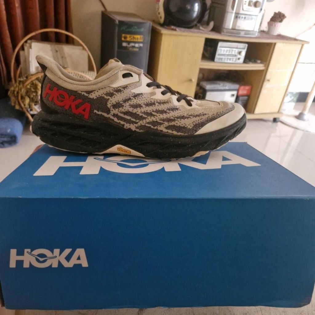 Hoka Speedgoat 5