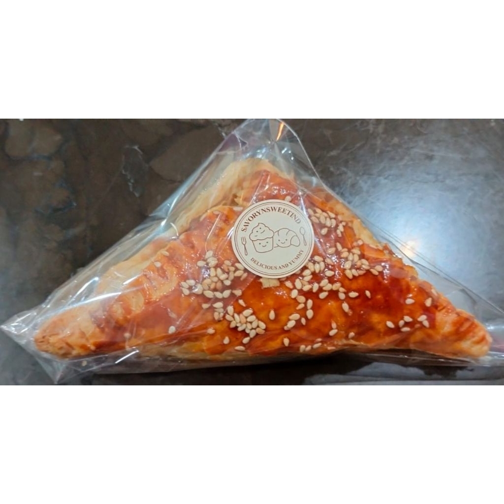 

Tuna Puff (1 Box isi 3 Pcs) Pastry Kue Roti