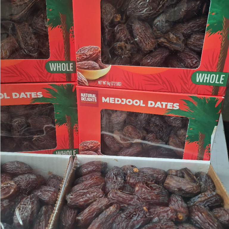 

KURMA MEDJOL JUMBO PREMIUM PALESTINE DATES MEDJOUL 1KG KING DATES