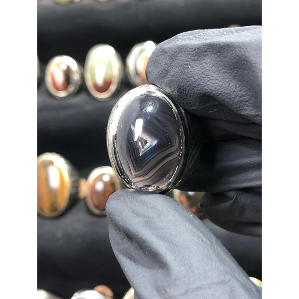 Batu Black Calsedony combong junder