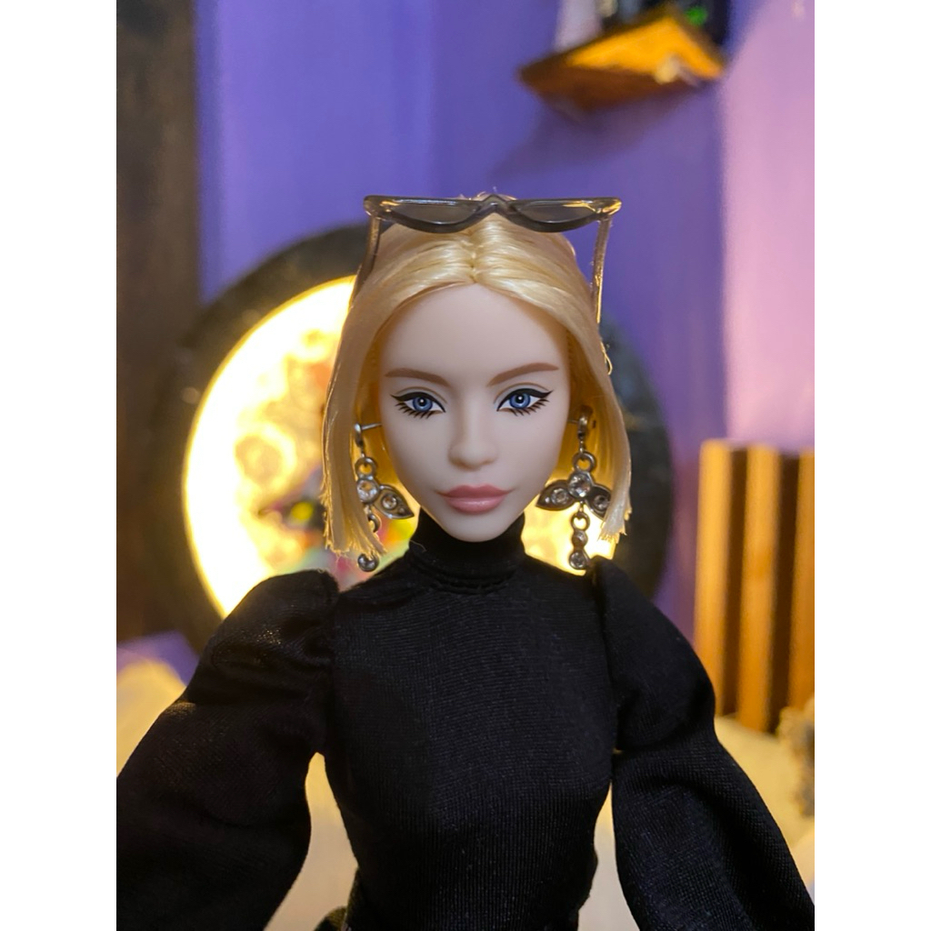 barbie Lina vogue (back in box)