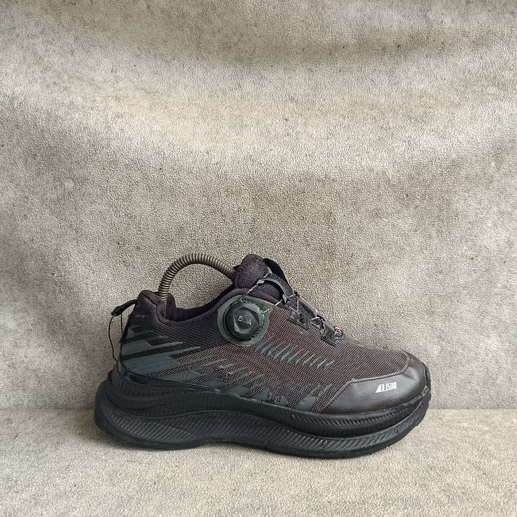 Eider Sepatu Outdoor Trail Boa System Size 40