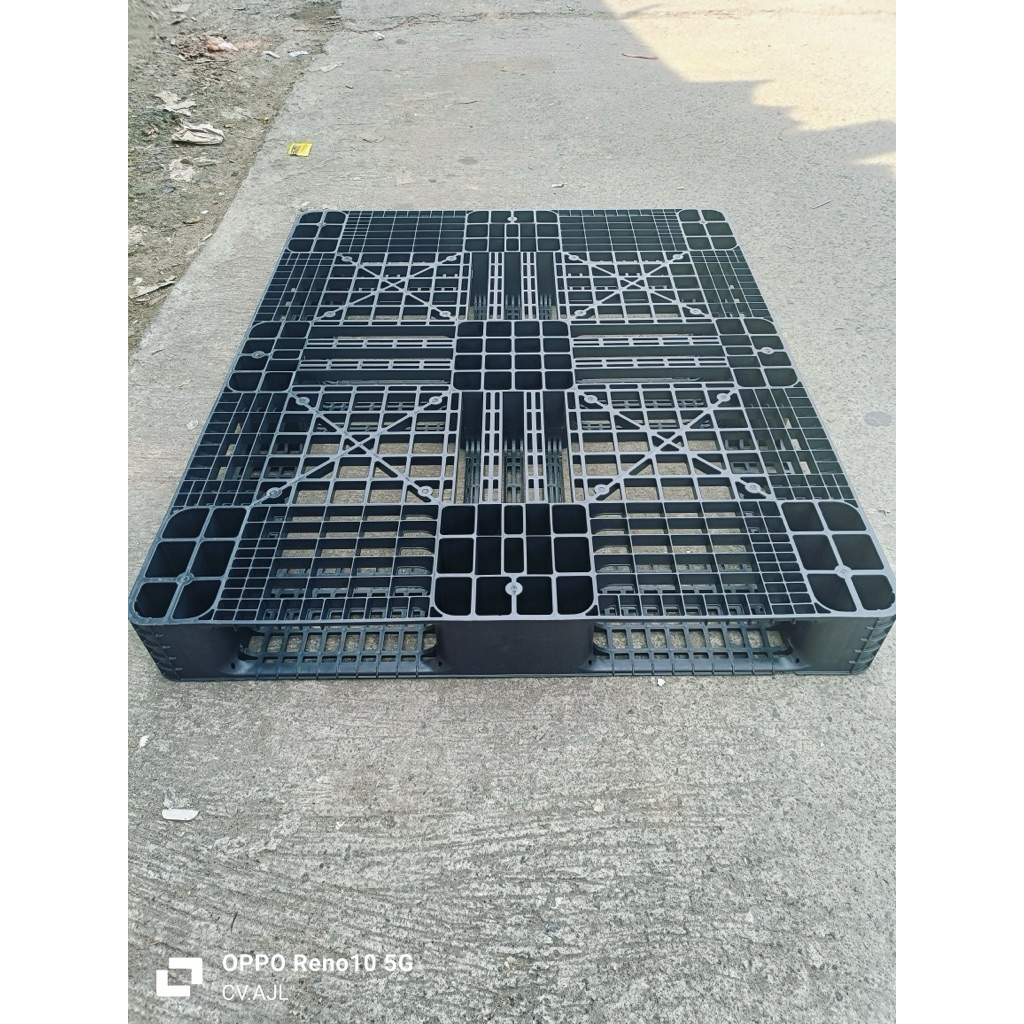 

Palet plastik ukuran 92x110x12cm bekas berkualitas