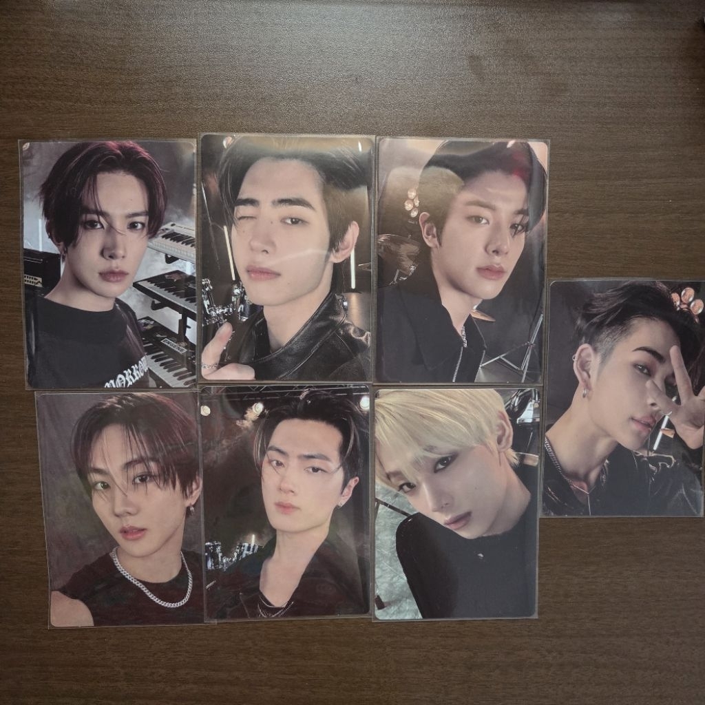 PHOTOCARD PC ENHYPEN DARK ROCK EN ROLL MPC MEMBERSHIP EXCLUSIVE — ENHYPEN OFFICIAL
