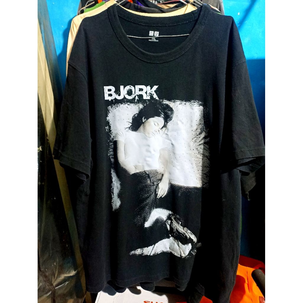 kaos bjork uniklo