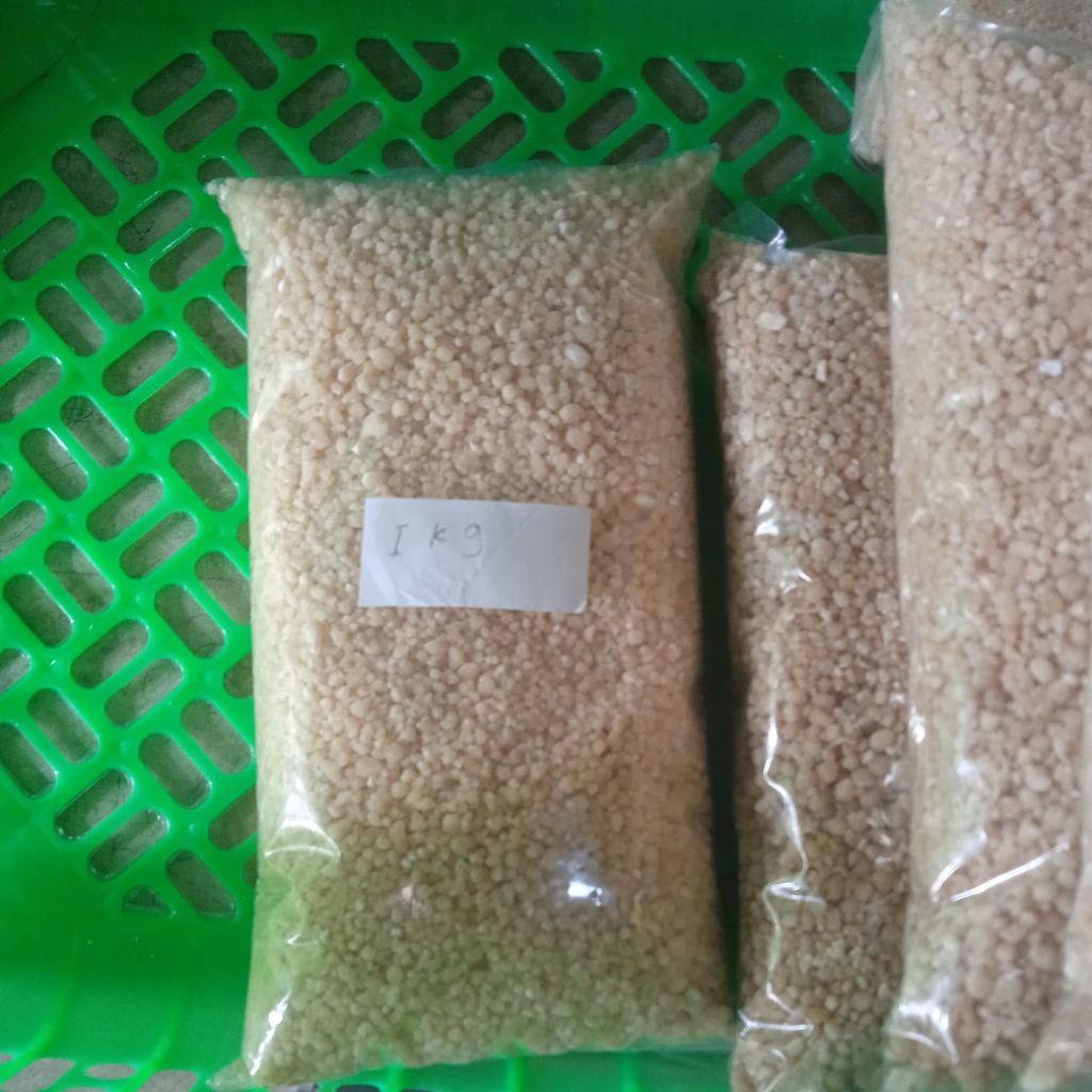 

beras tiwul pengganti nasi / oyek singkong 1 kg