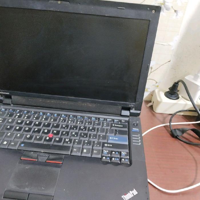 ASLI laptop lenovo thinkpad L412 core i5  bekas second seken promo notebook bagus