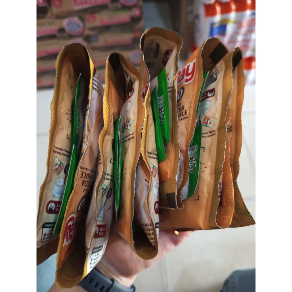 

Good day cappucino renceng 1 renceng isi 10 sachet / kopi good day with cocoa granule