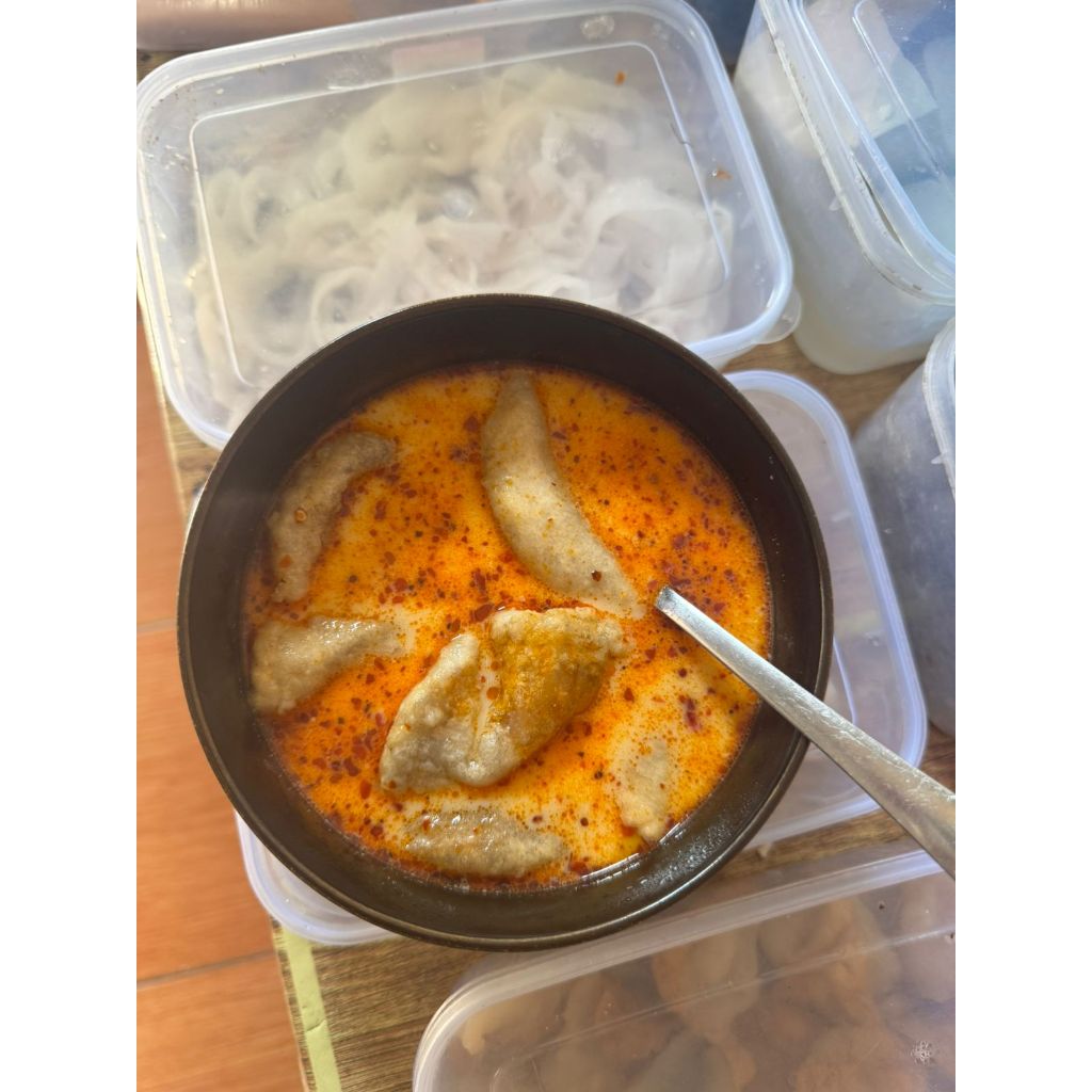 

1 PACK CIRENG KUAH KEJU/CHILI OIL VARIAN ISI AYAM PEDAS/ORIGINAL/USUS/ATI