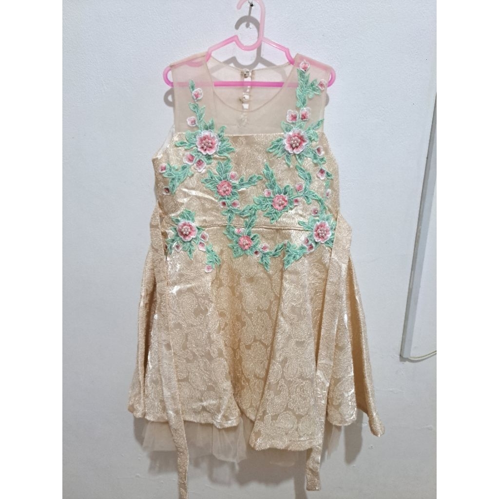 Preloved (prewash) baju pesta anak brand donita, size 6