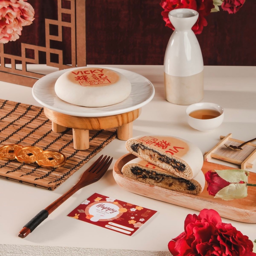 

Kue Bulan Merk Vicky / Kue Tong Ciu Pia Merk Vicky / Kue Roda / Moon Cake Vicky