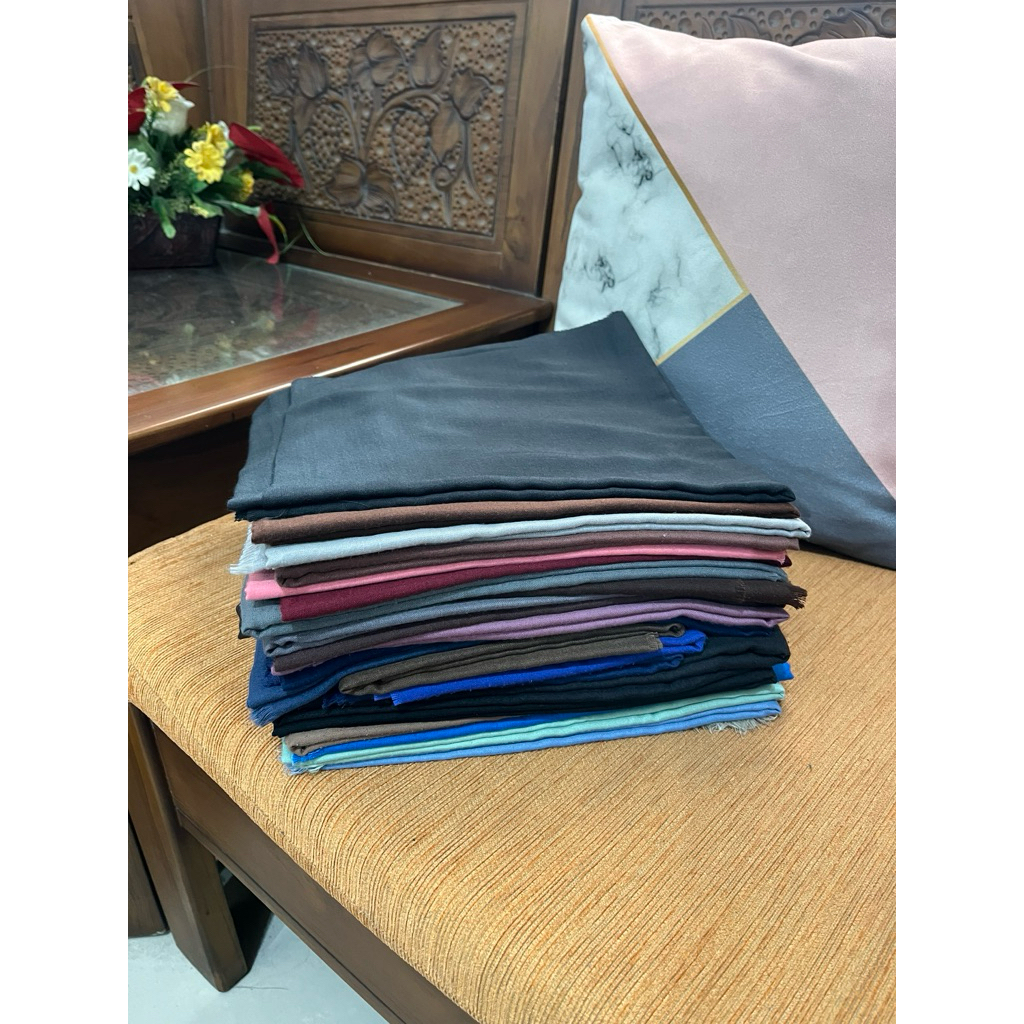 [Preloved] - Hijab/Jilbab Segi Empat