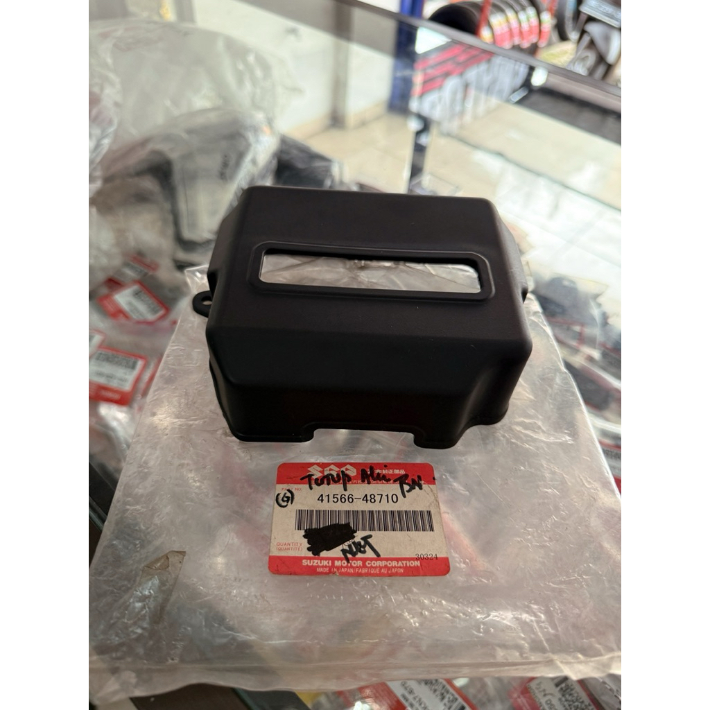 TUTUP COVER KOTAK BOX ACCU AKI SUZUKI TS 125 ORIGINAL SGP
