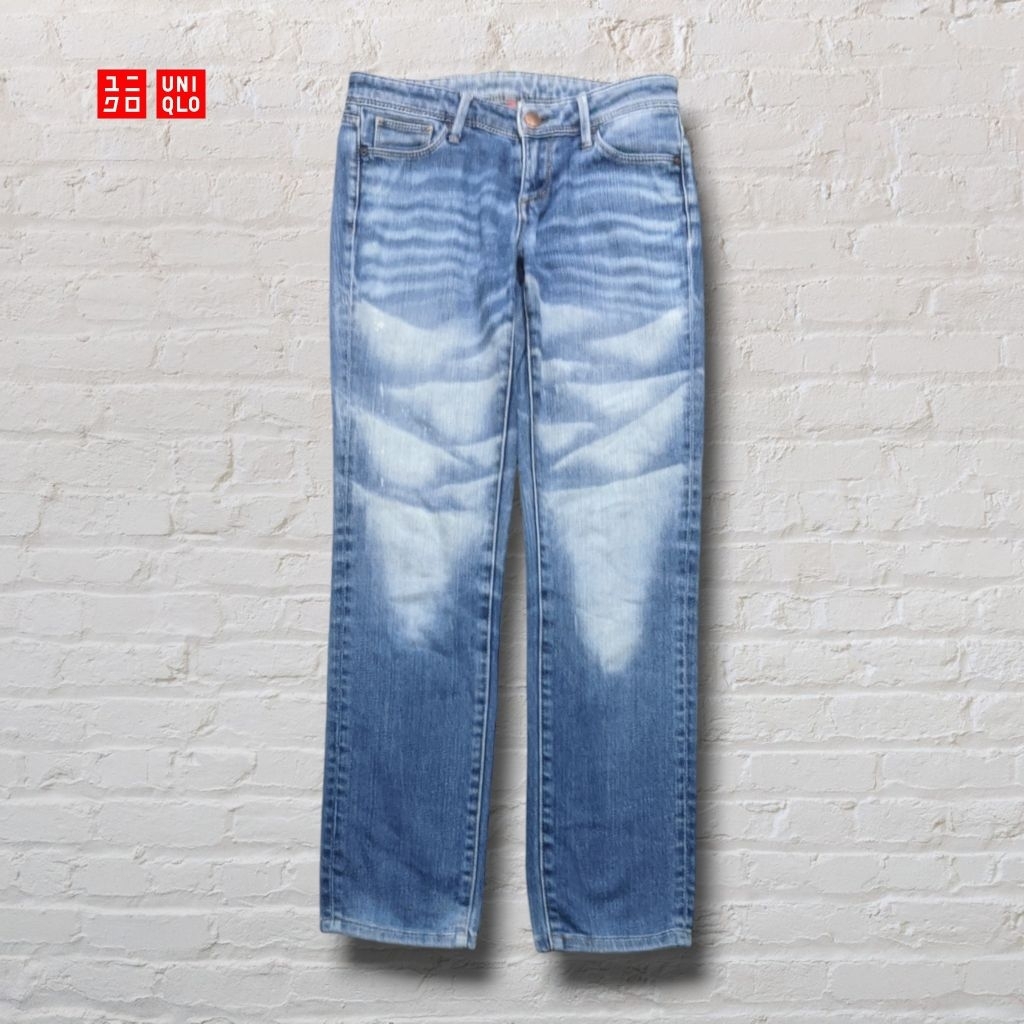 Celana Panjang Longpants Jeans Uniqlo S000 Light Blue Washed Fading Slim Straight Original Second Pr