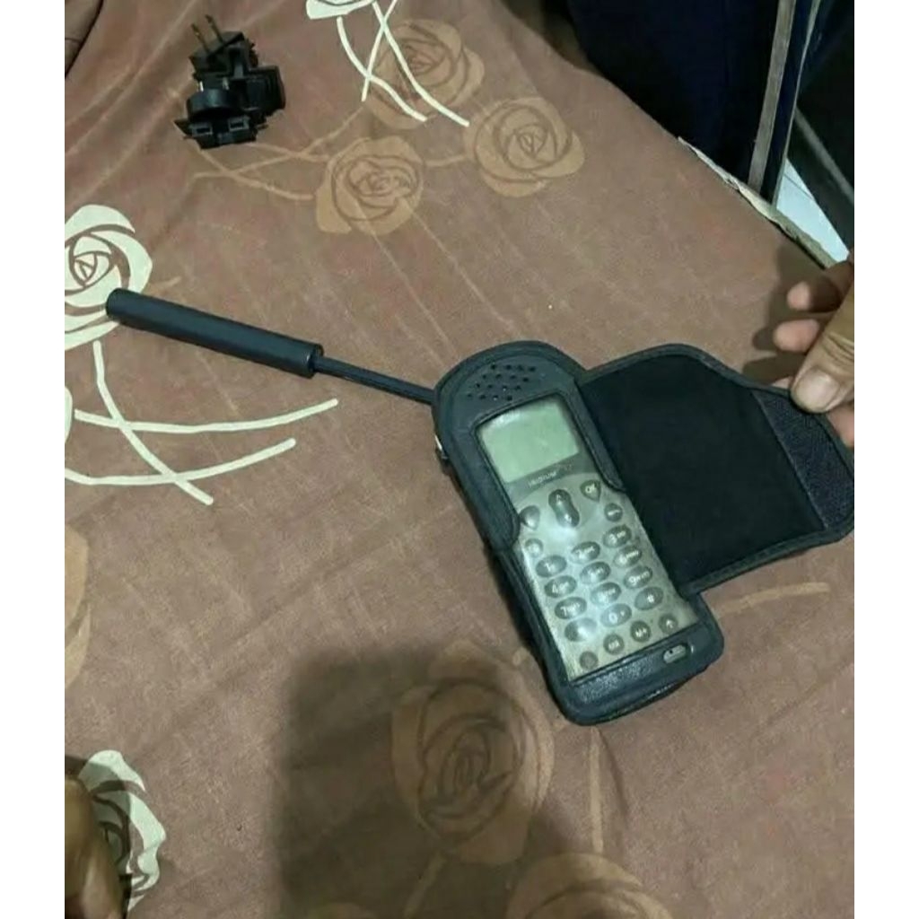 telepon satelit merk iridium