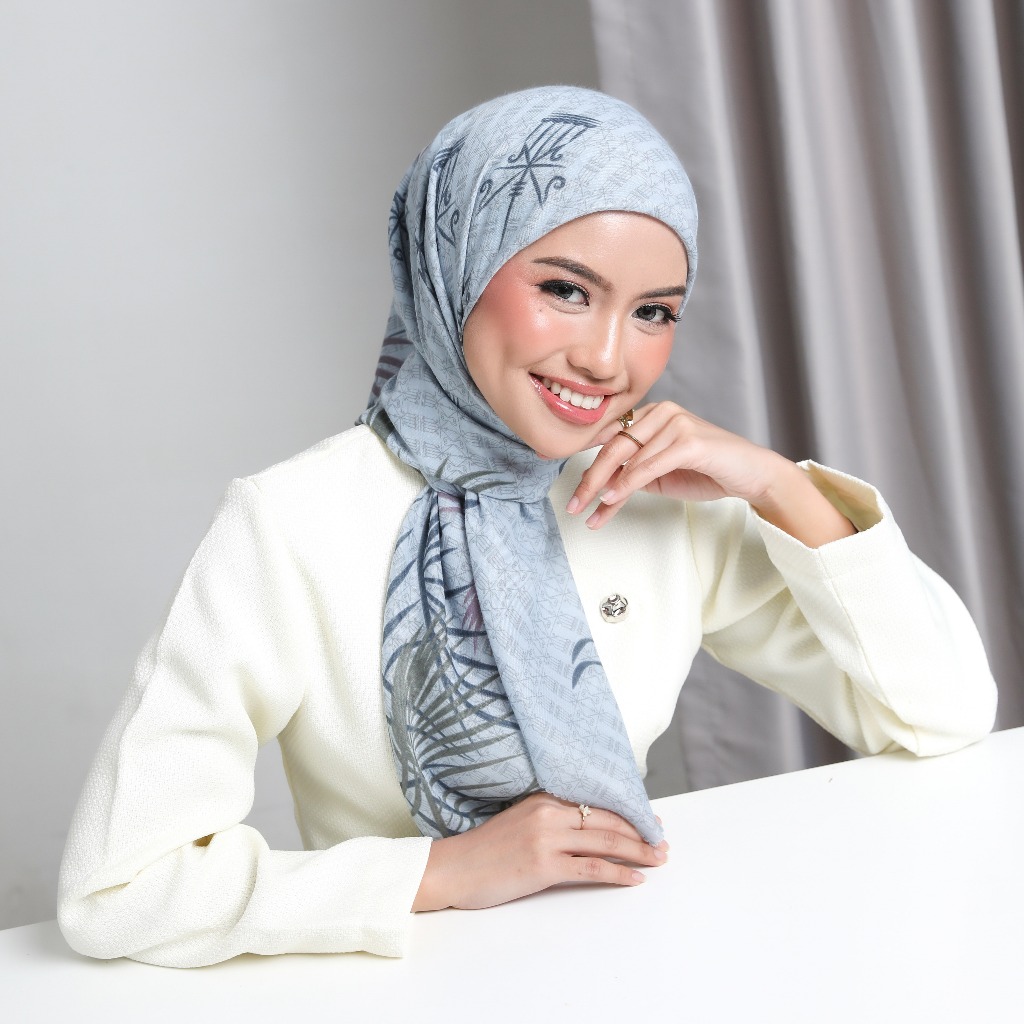 ZM Zaskia Mecca - Mentawai Scarf Hijab Kerudung Segi Empat Ultra Sonic