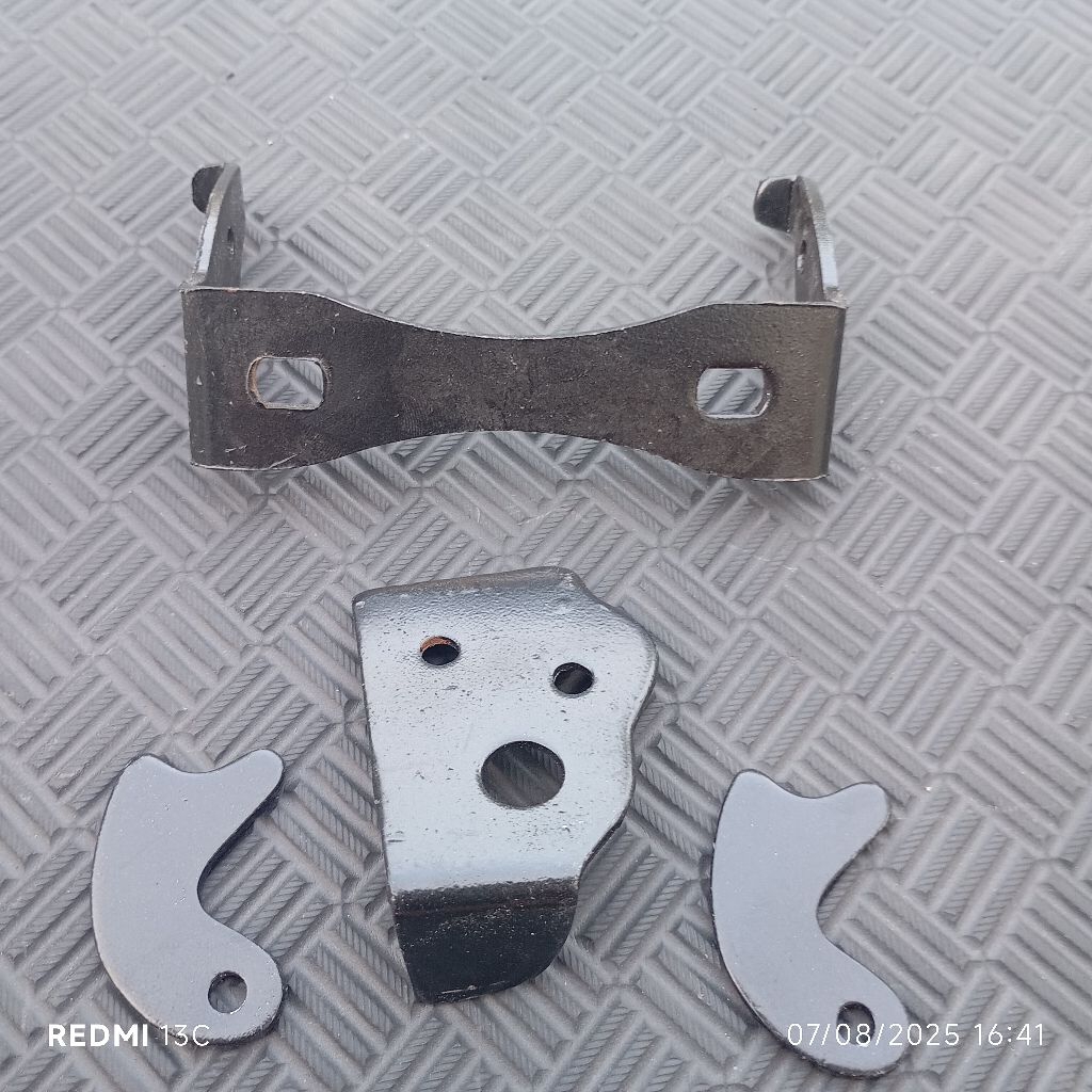 Tatanan Engsel jok GL100 engsel jok GL100 GL125 Tatanan jok GL100 Pangkon jok Honda GL100 GL125