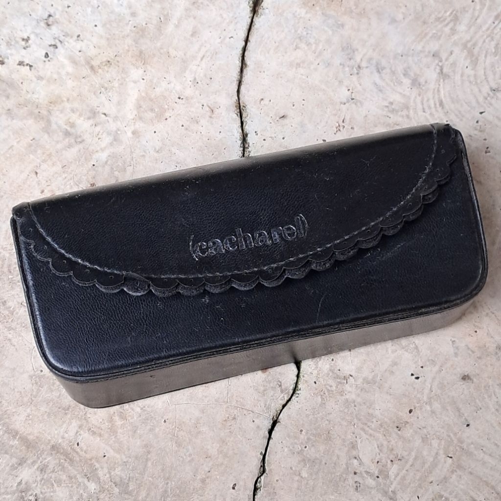 Kotak kacamata Cacharel Original