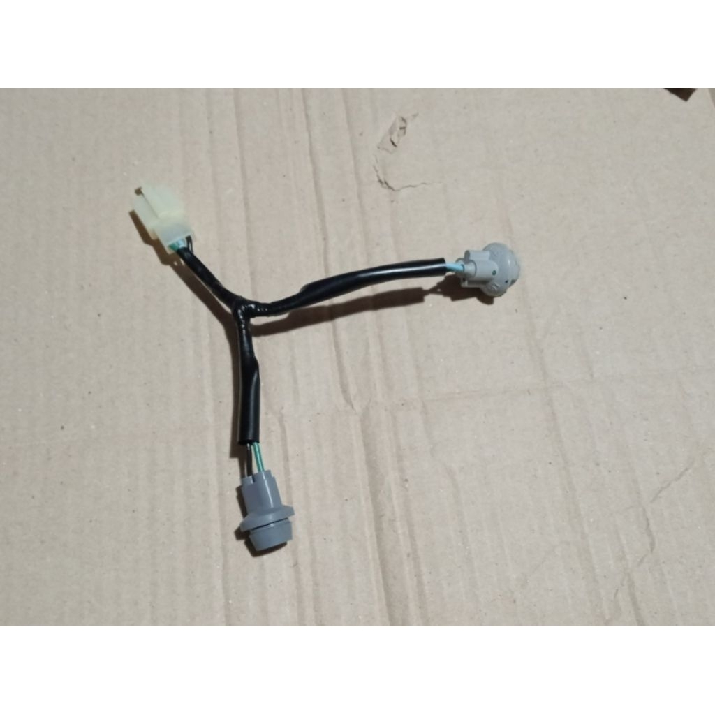 Soket Lampu Sein Kanan Depan Honda Supra X 125 FI Blade 110 original