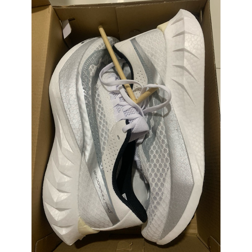 Saucony Endorphin Pro 4 BNIB - Size 44 (US 10)