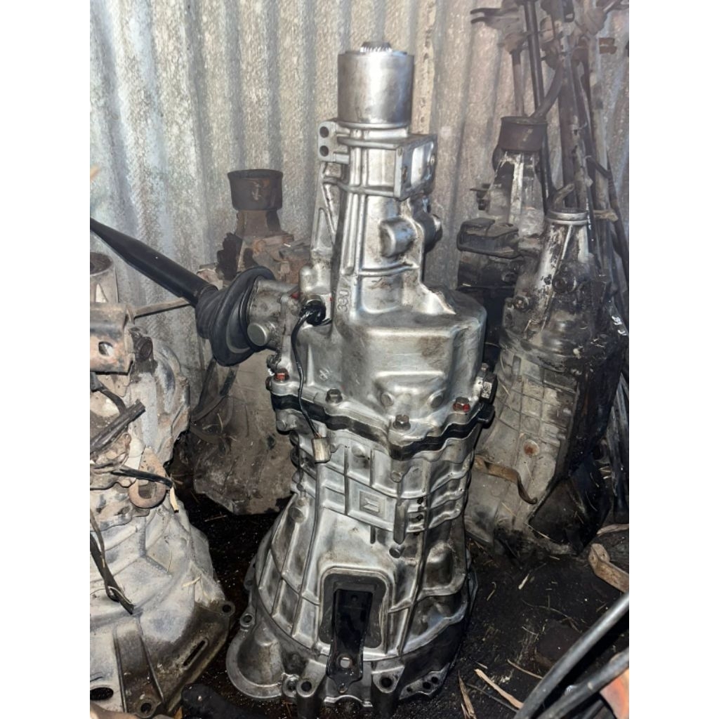 Transmisi Panther 2.3